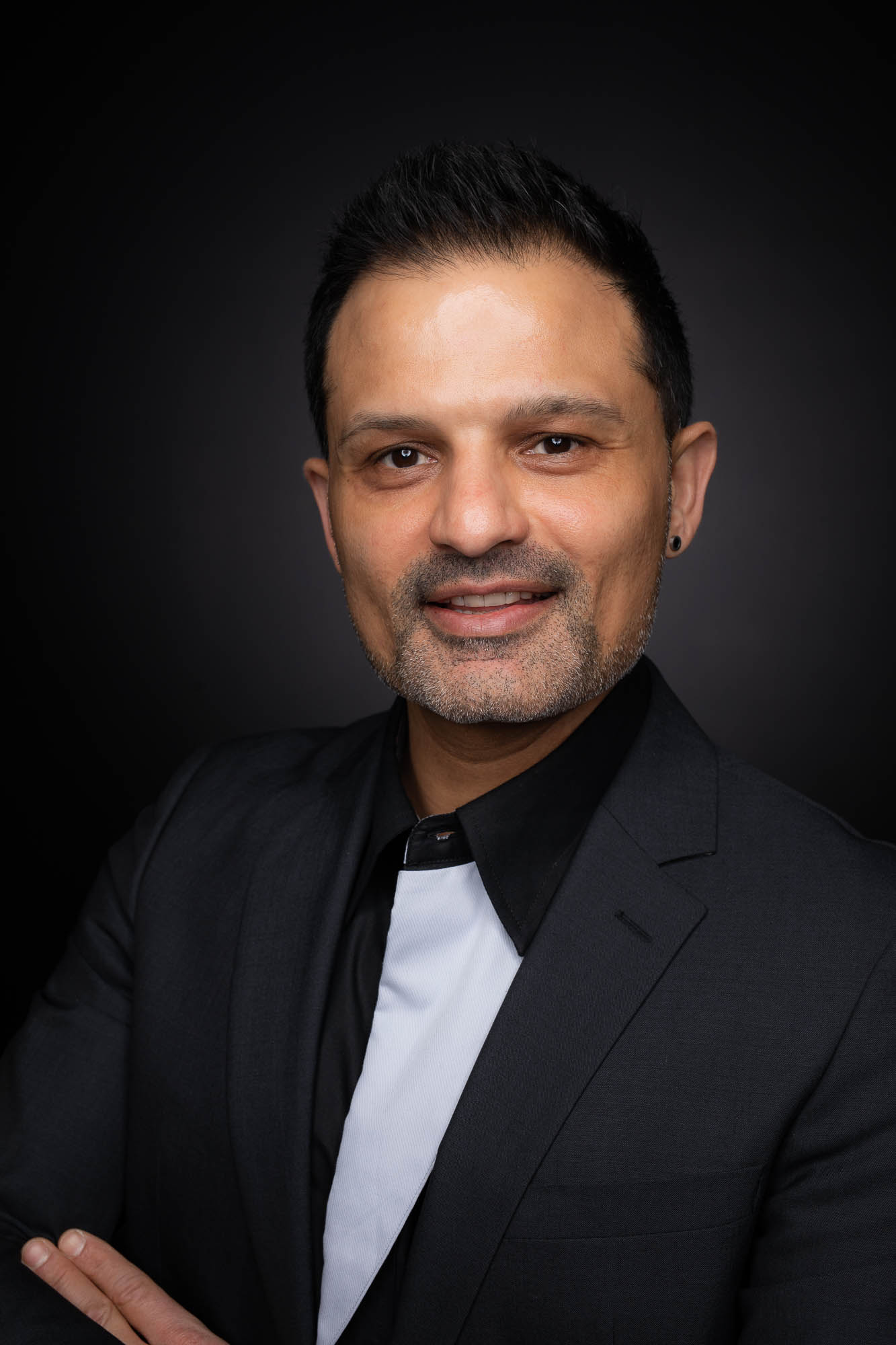 Export x3 Headshot  06148 Dez 01 2019 Headshots 2019  Miro Nicole Nadine 2